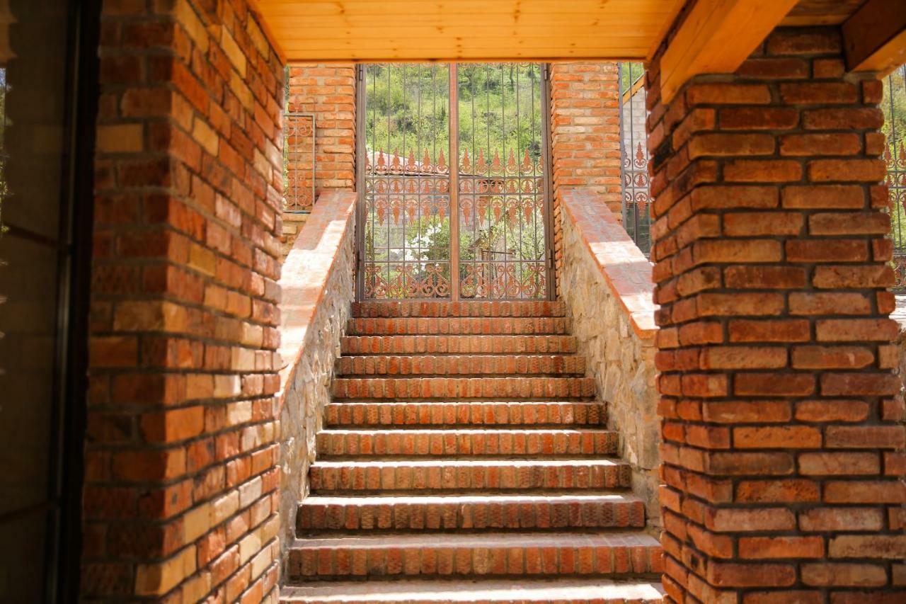 CHALET DILIJAN Hotel&Restauarant Extérieur photo